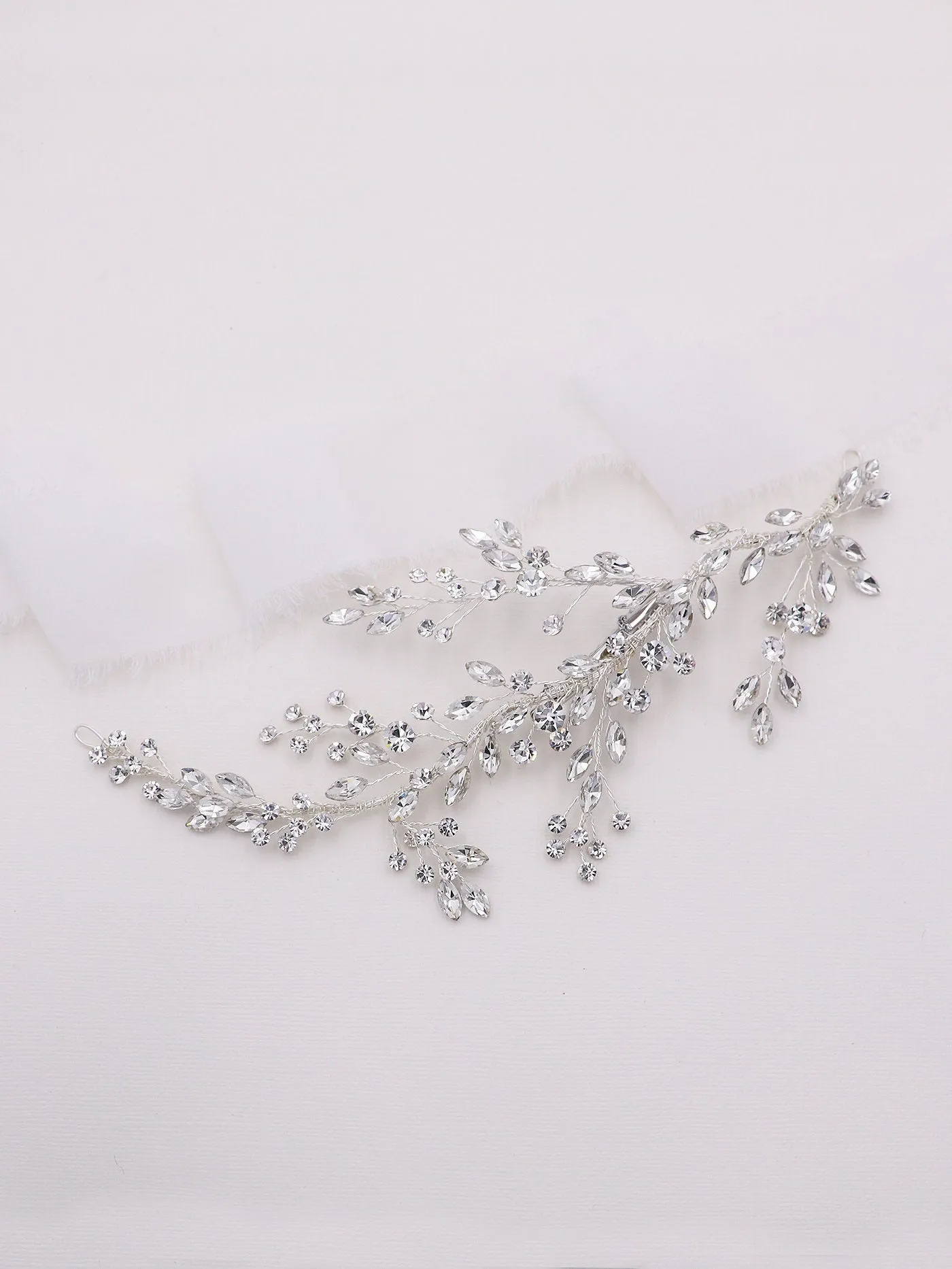 Alice Crystal Hair Clip