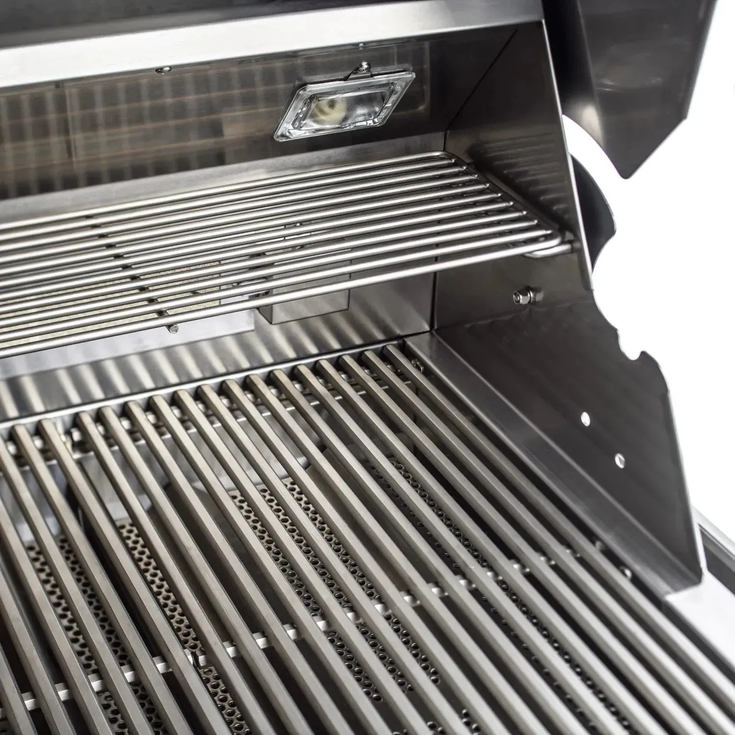 Blaze Premium LTE3 32" 4-Burner Propane Grill With Rear Infrared Burner & Grill Lights
